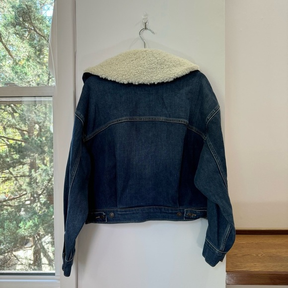 NWT Levi's Denim Jacket Sherpa Fleece Baby Bubble Trucker Jacket Dark Wash Small - Picture 11 of 13